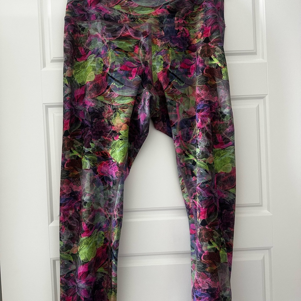 lululemon athletica Wunder Under Sz 12- 23 in inseam